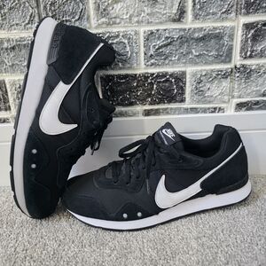 Nike Men's Black/White Sneakers Size 12